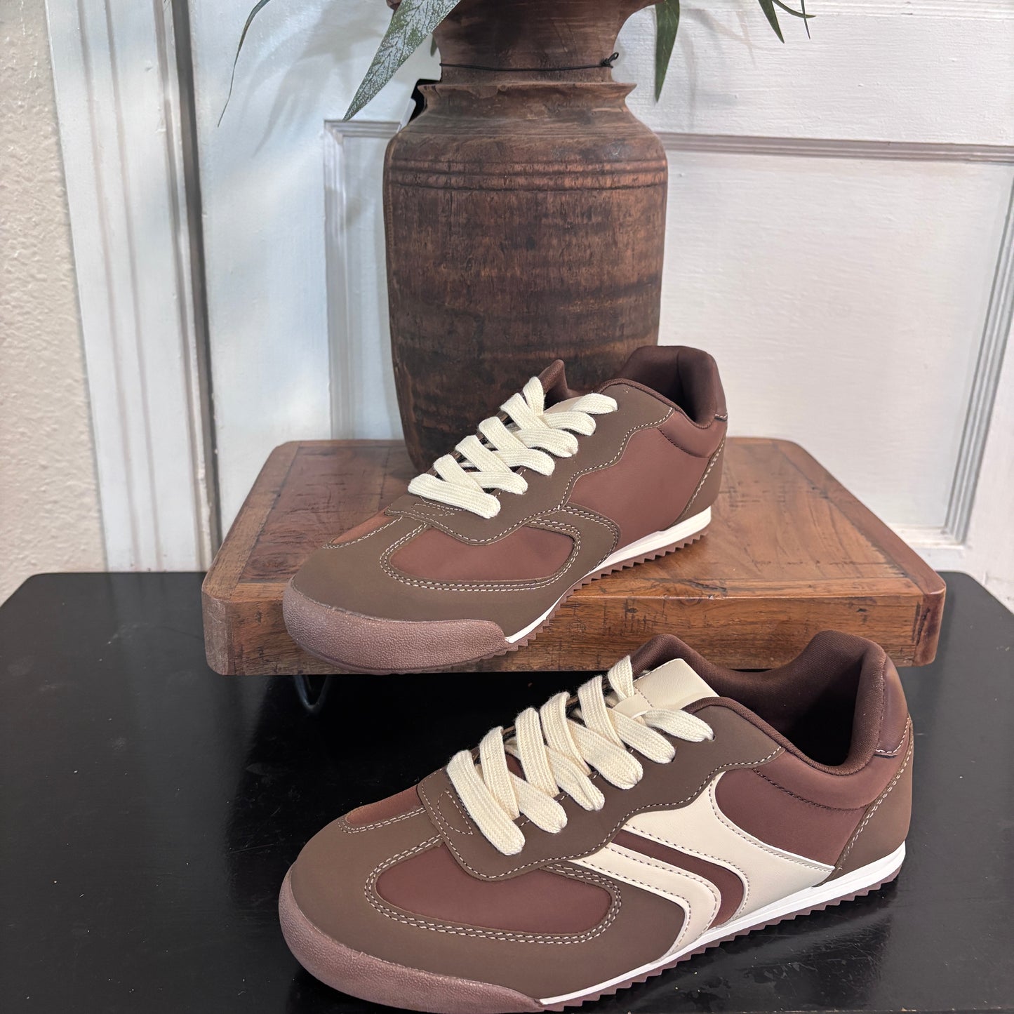Retro Brown Sneaker