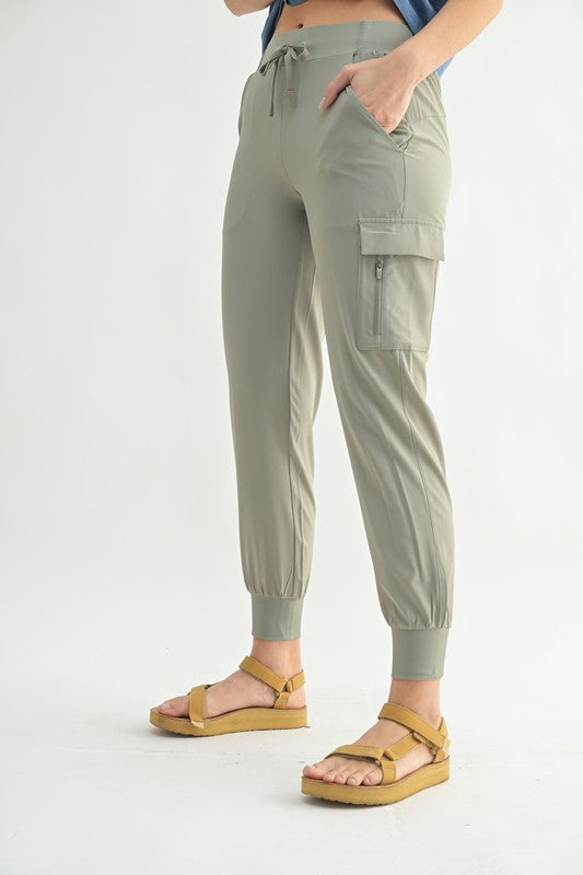 Capri Joggers in Sage & Black