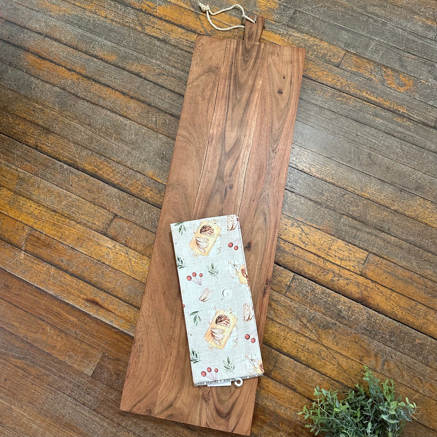 39" Acacia Wood Board