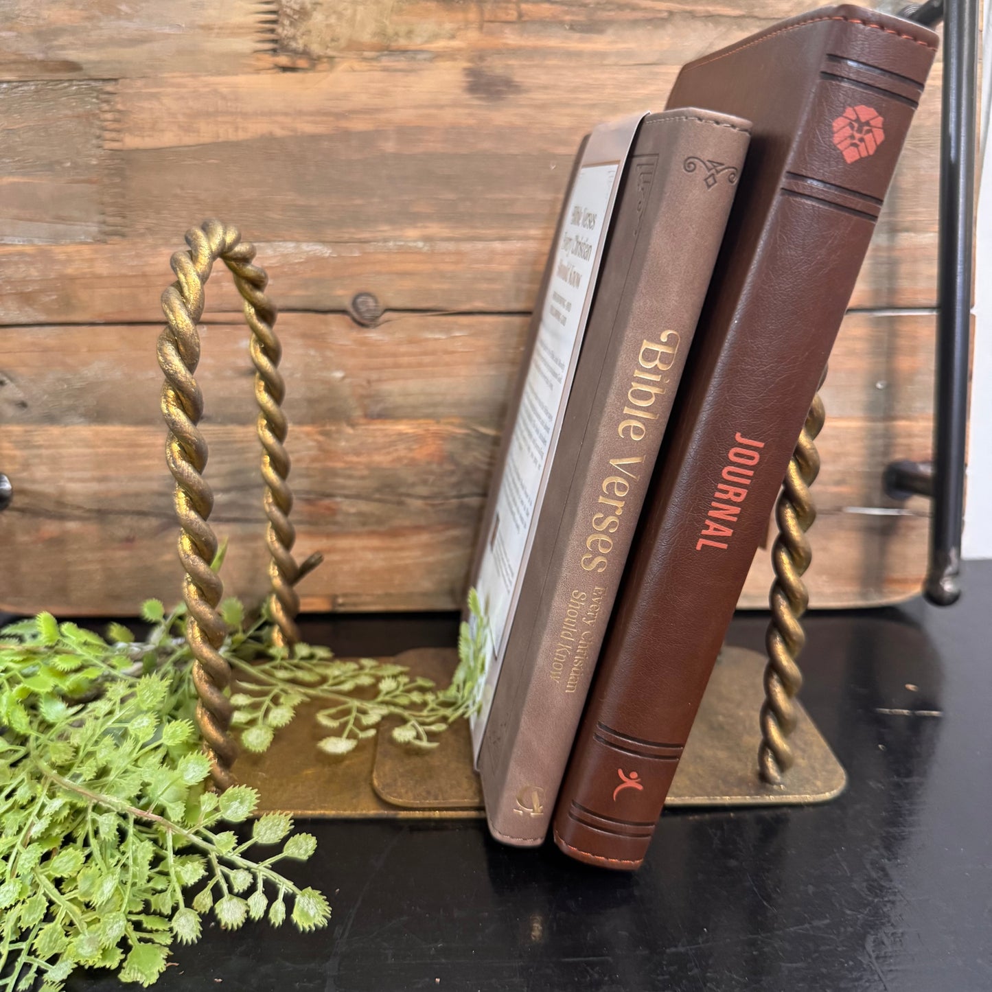 Twisted Metal Arched Bookends