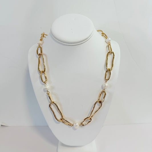 Pearl and Gold Chain Necklace