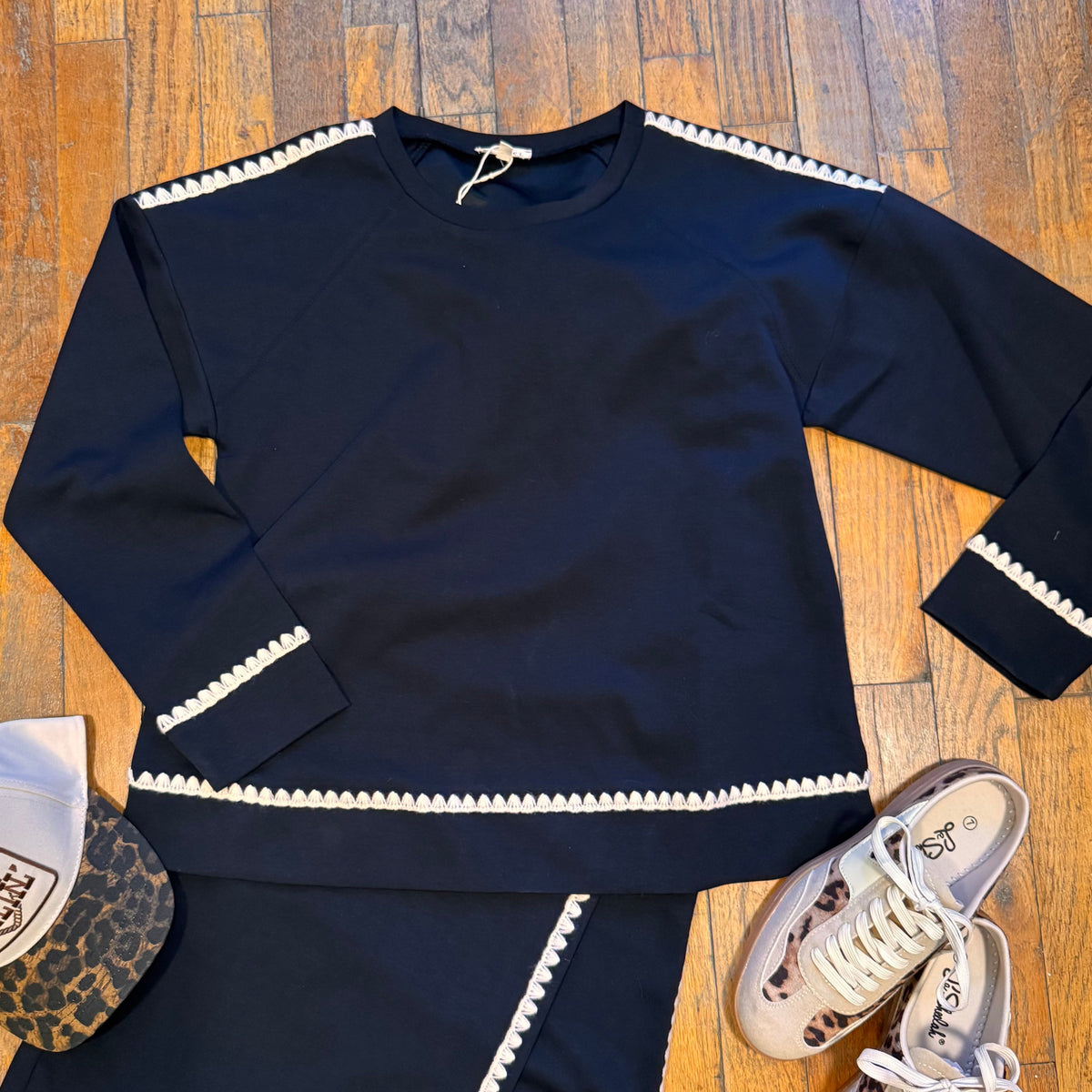 Scallop Trim Drop Shoulder Sweatshirt