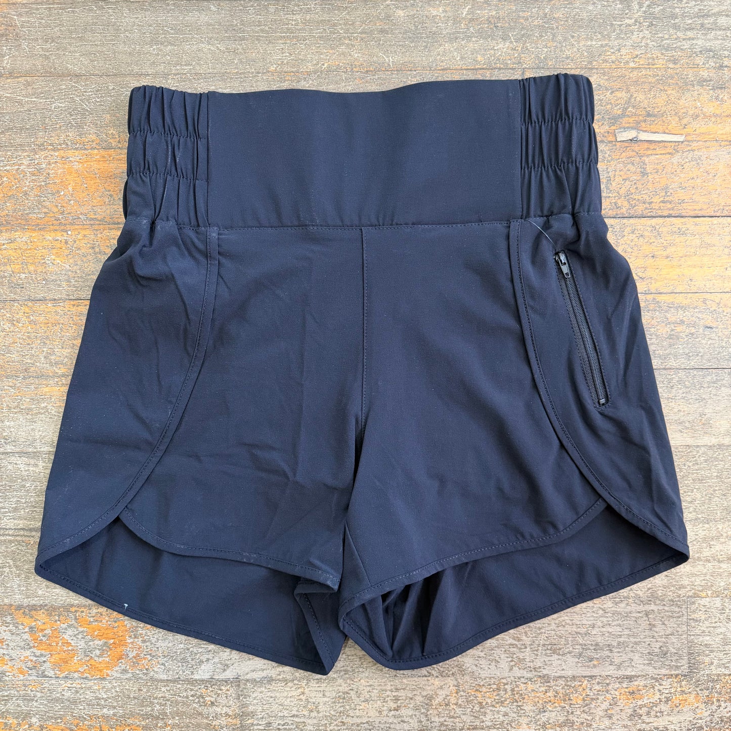 Contour Active Short