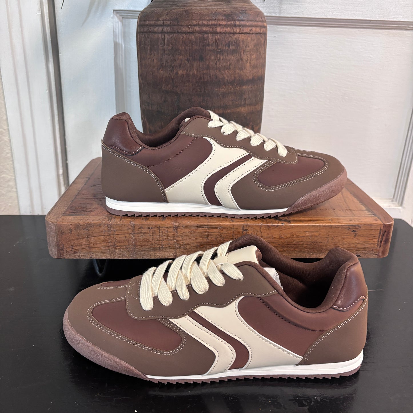Retro Brown Sneaker