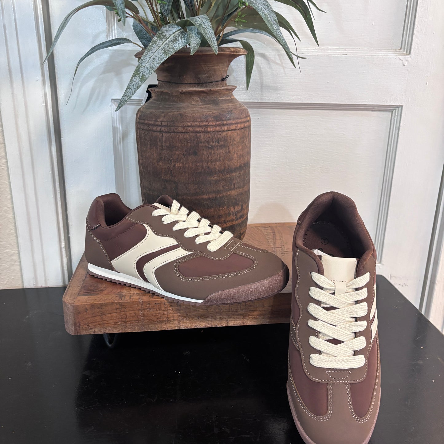 Retro Brown Sneaker