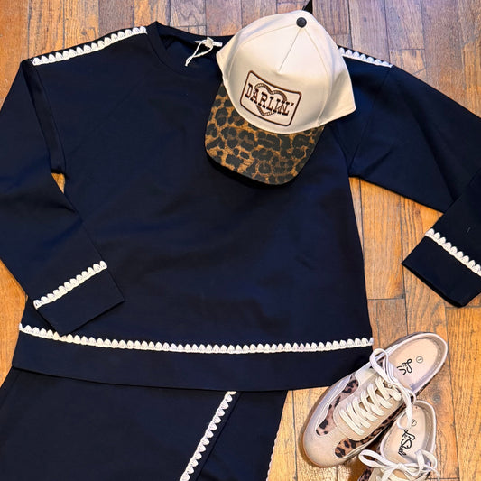 Scallop Trim Drop Shoulder Sweatshirt