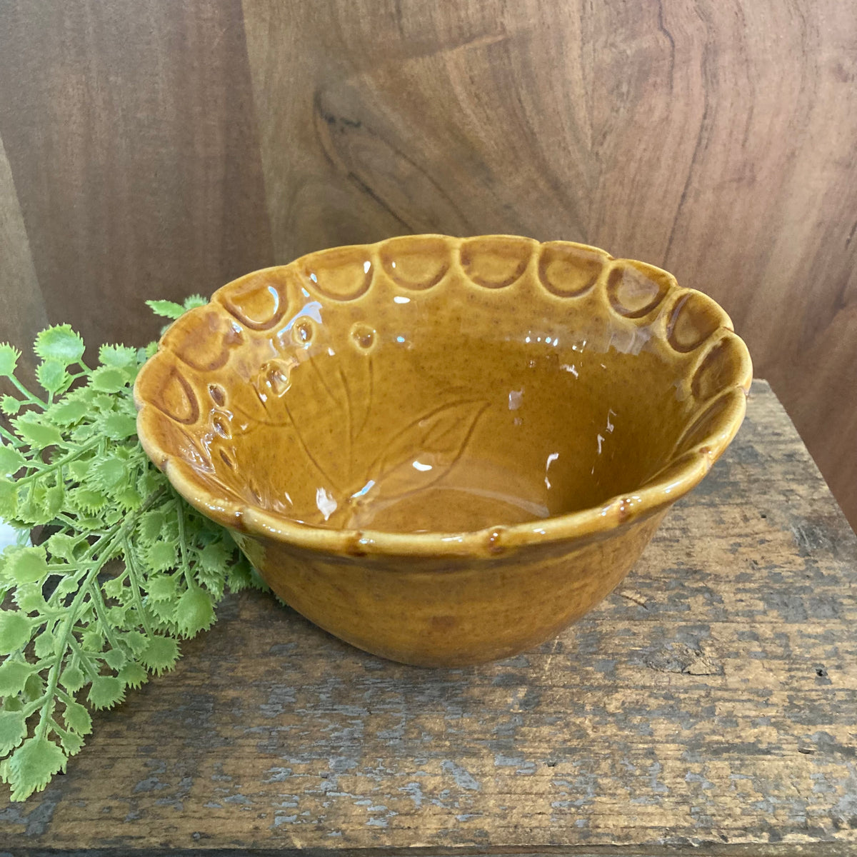 Botanical Scalloped Stoneware Bowl
