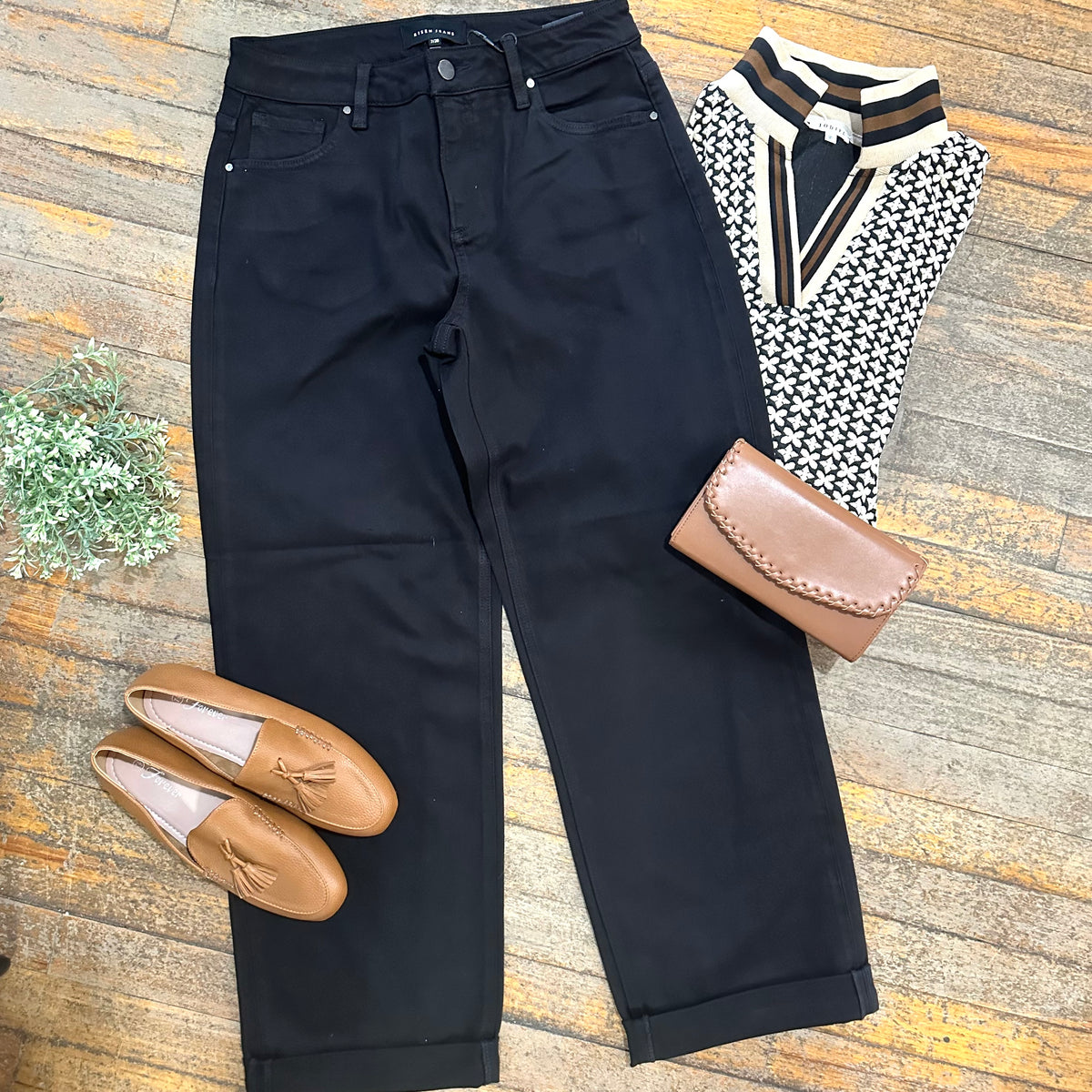 Risen Black Mid-Rise Ankle Barrel Pants