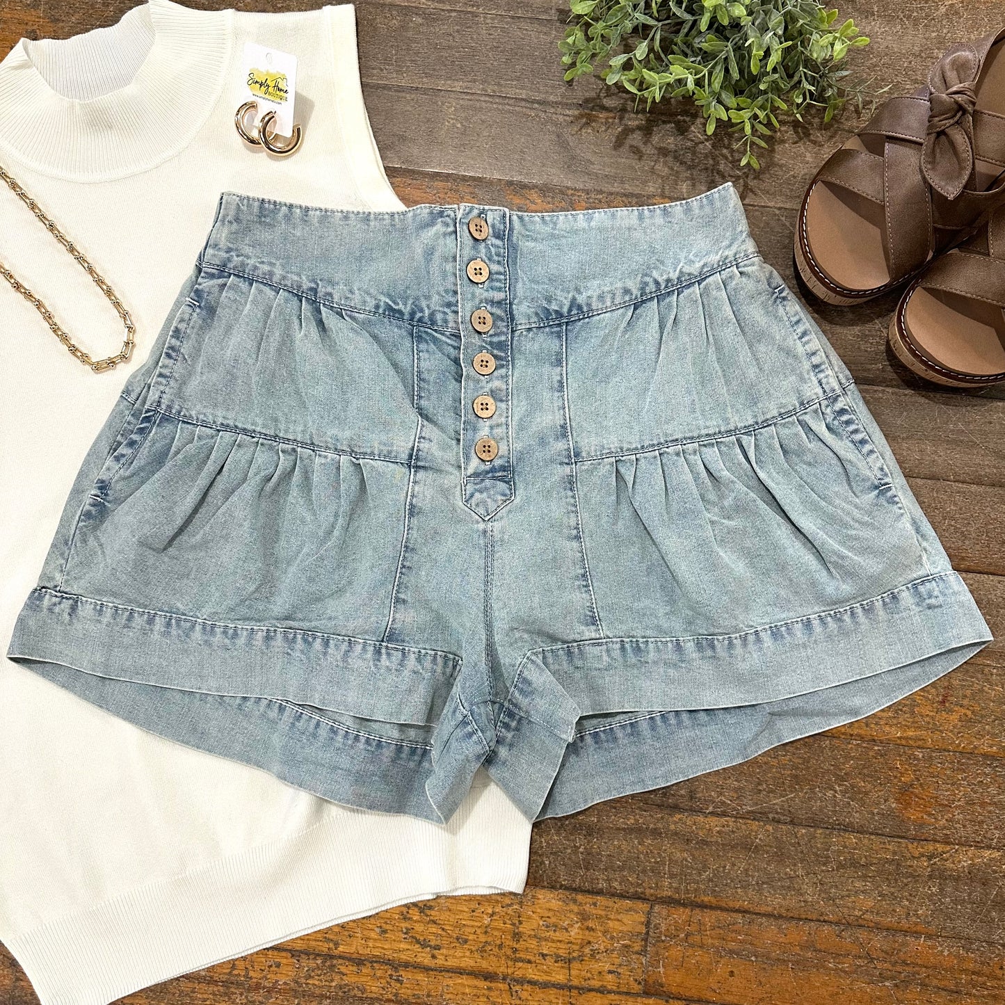 Chambray Pleat Short