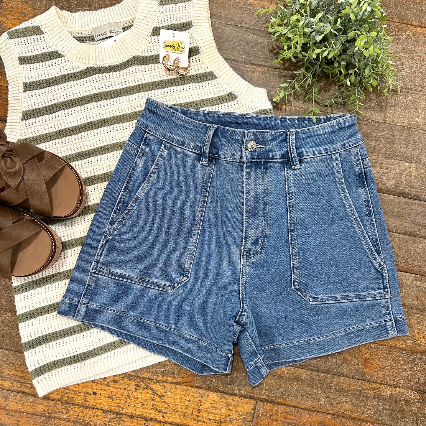 Square Pocket Denim Shorts